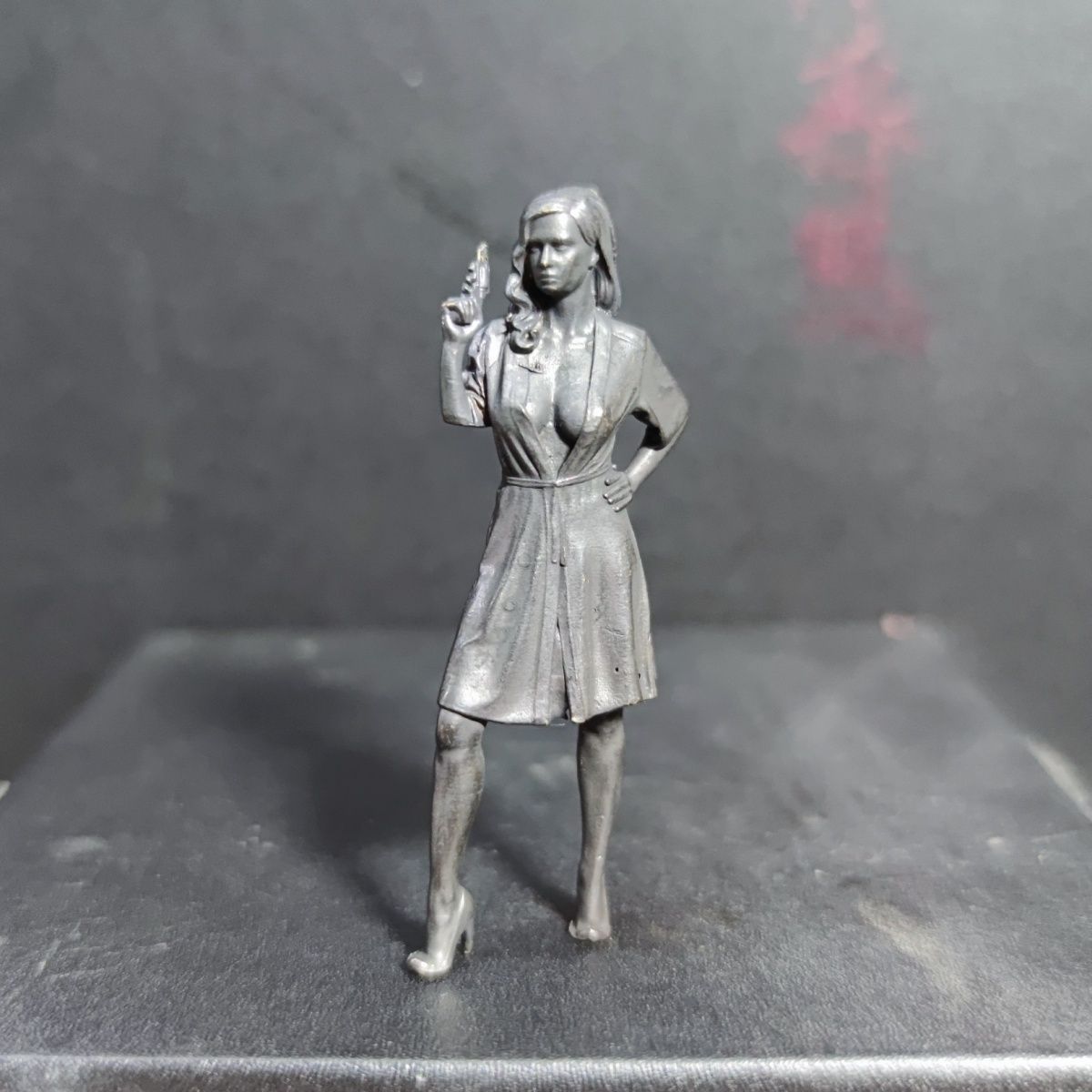Vintage Collectible Ornaments - تمثال نحاسي عتيق على طراز نوير