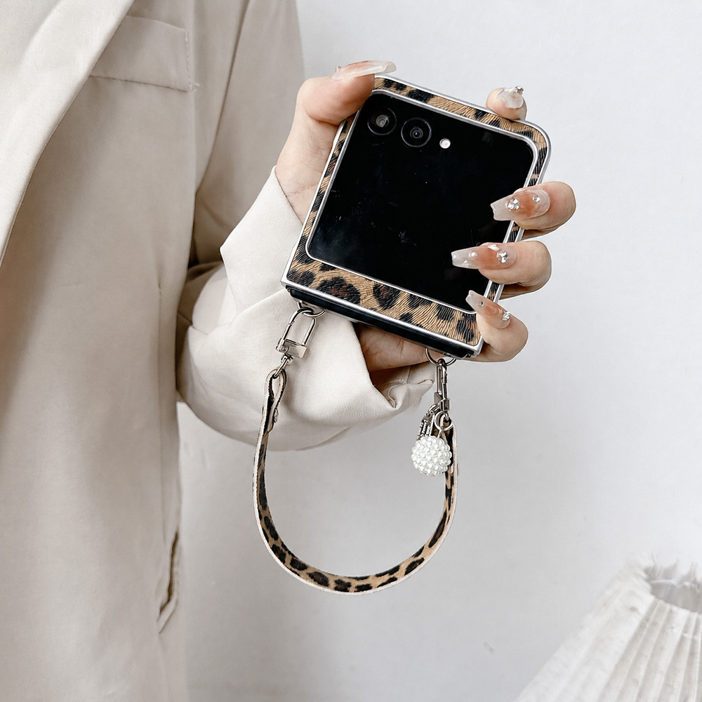 حافظة هاتف قابلة للطي بطبعة جل - مراجعة Vintage Items وسعره