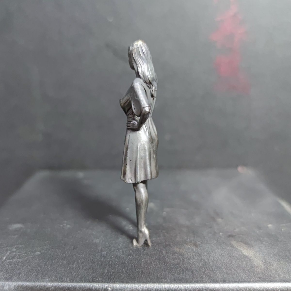 تمثال نحاسي عتيق على طراز نوير - مراجعة Vintage Collectible Ornaments وسعره