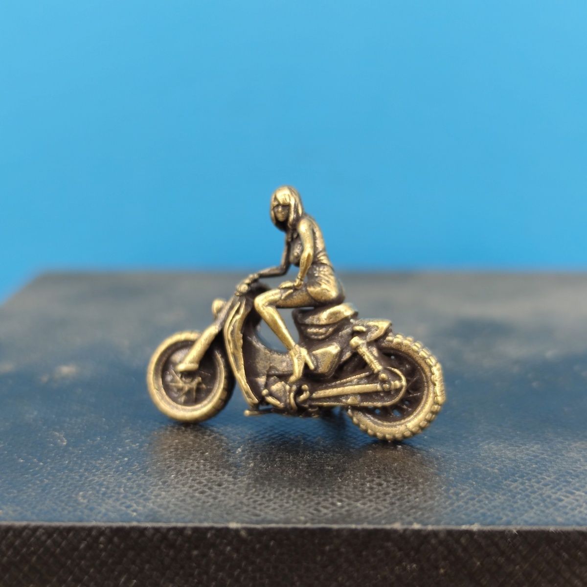 ​ ​ دمية سكوتر نحاسية عتيقة مق - مراجعة Vintage Collectible And Vintage Dolls وسعره